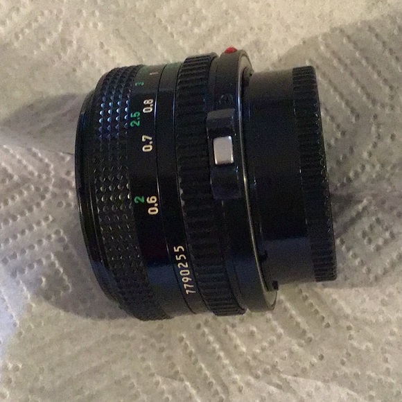 REDUCED Cannon Lens - Picture 10 of 12